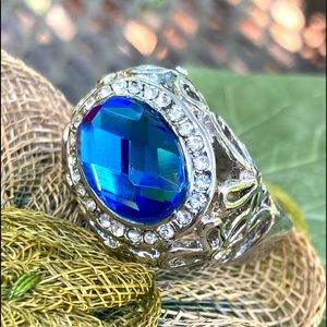 Sapphire blue crystal dome ring cut-out bow pattern size 9 NEW